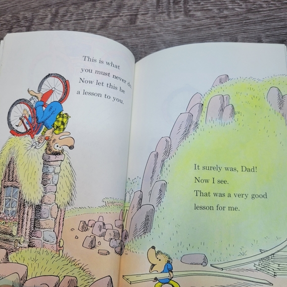 The Berenstain Bears Vintage Colouring Book and Story Book Bundle - Picture 11 of 12